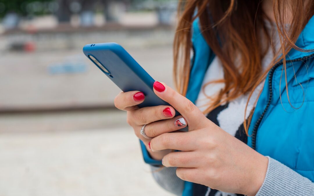 Quand la technologie rencontre le mystique: L’impact des SMS sur la voyance